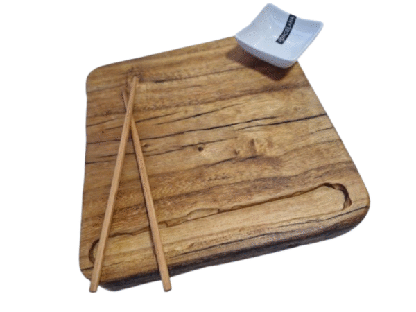 Tabla de sushi artesanal con acanalado en madera de kiri reutilizada - Image 4
